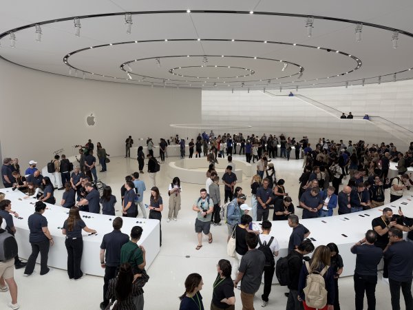 财富牛 一文看尽苹果2025秋季发布会: 超薄iPhone 17 Air会是今年的爆款吗?